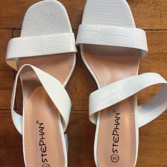 White platform heels - Picture 2 of 2